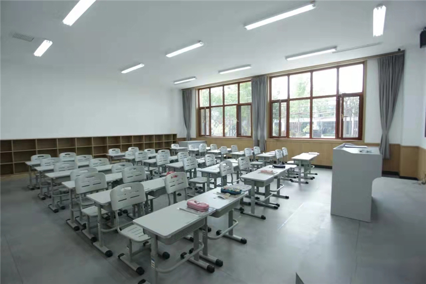 博仕有成課桌椅進駐唐山西那母君華小學(xué)(圖3)