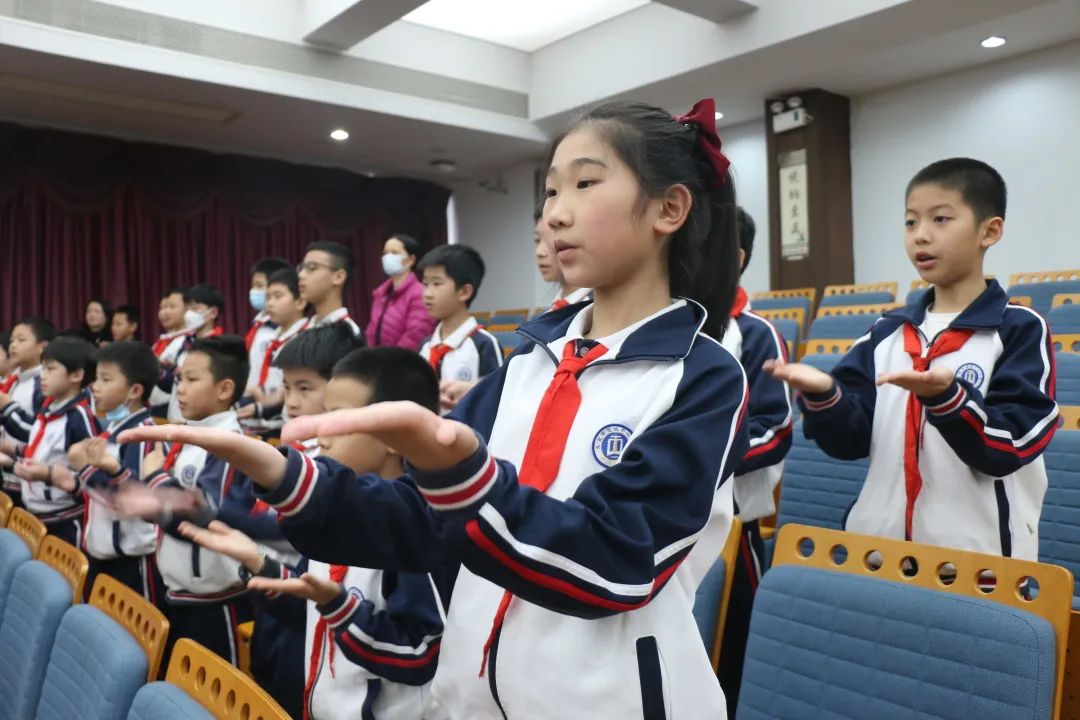 快樂(lè)學(xué)習(xí)，健康午休 | 博士有成午休課桌椅走進(jìn)莞城中心小學(xué)(圖6)